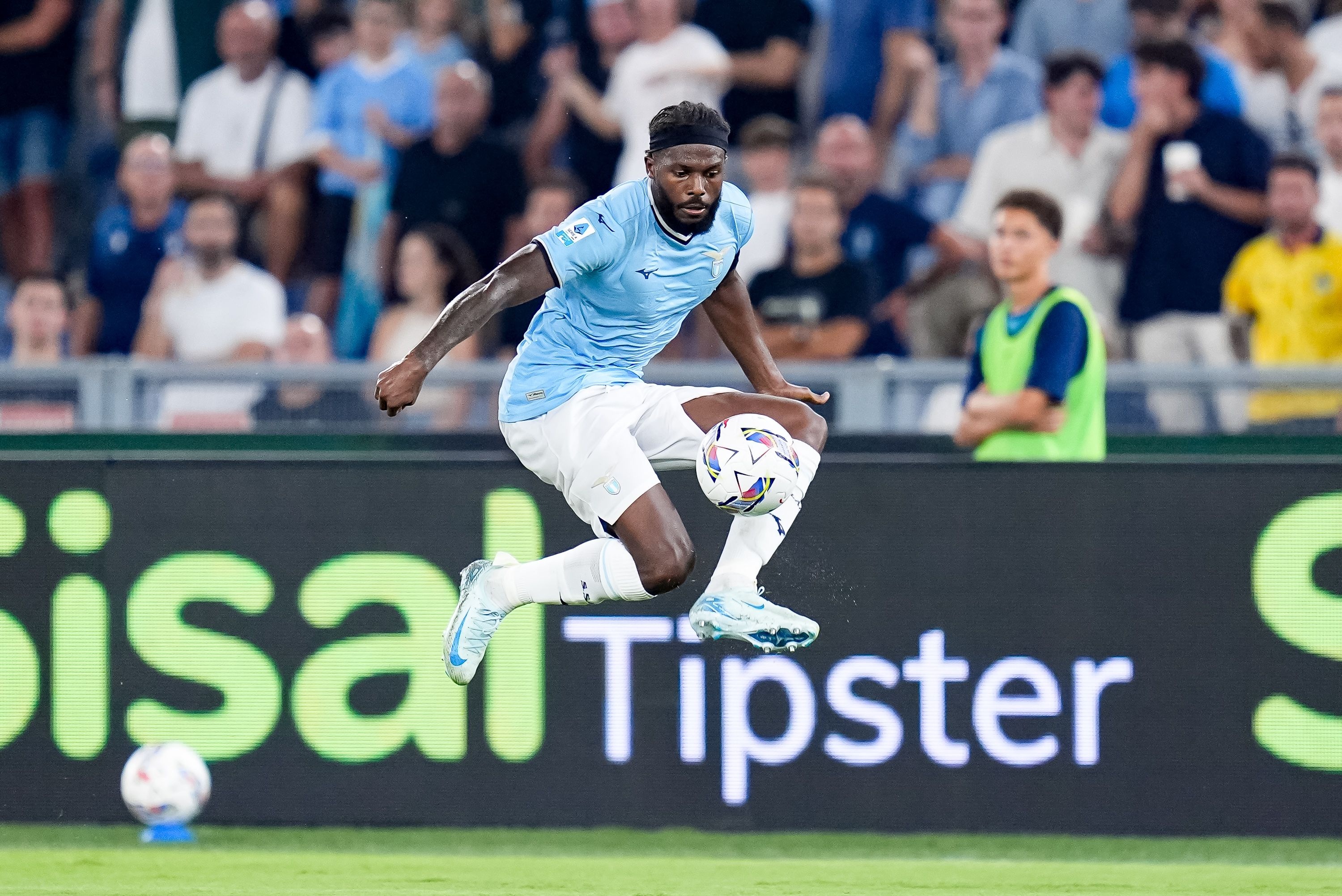 羅體：塔瓦雷斯后場玩火導(dǎo)致丟球，扎卡尼當場指責+兩人發(fā)生沖突