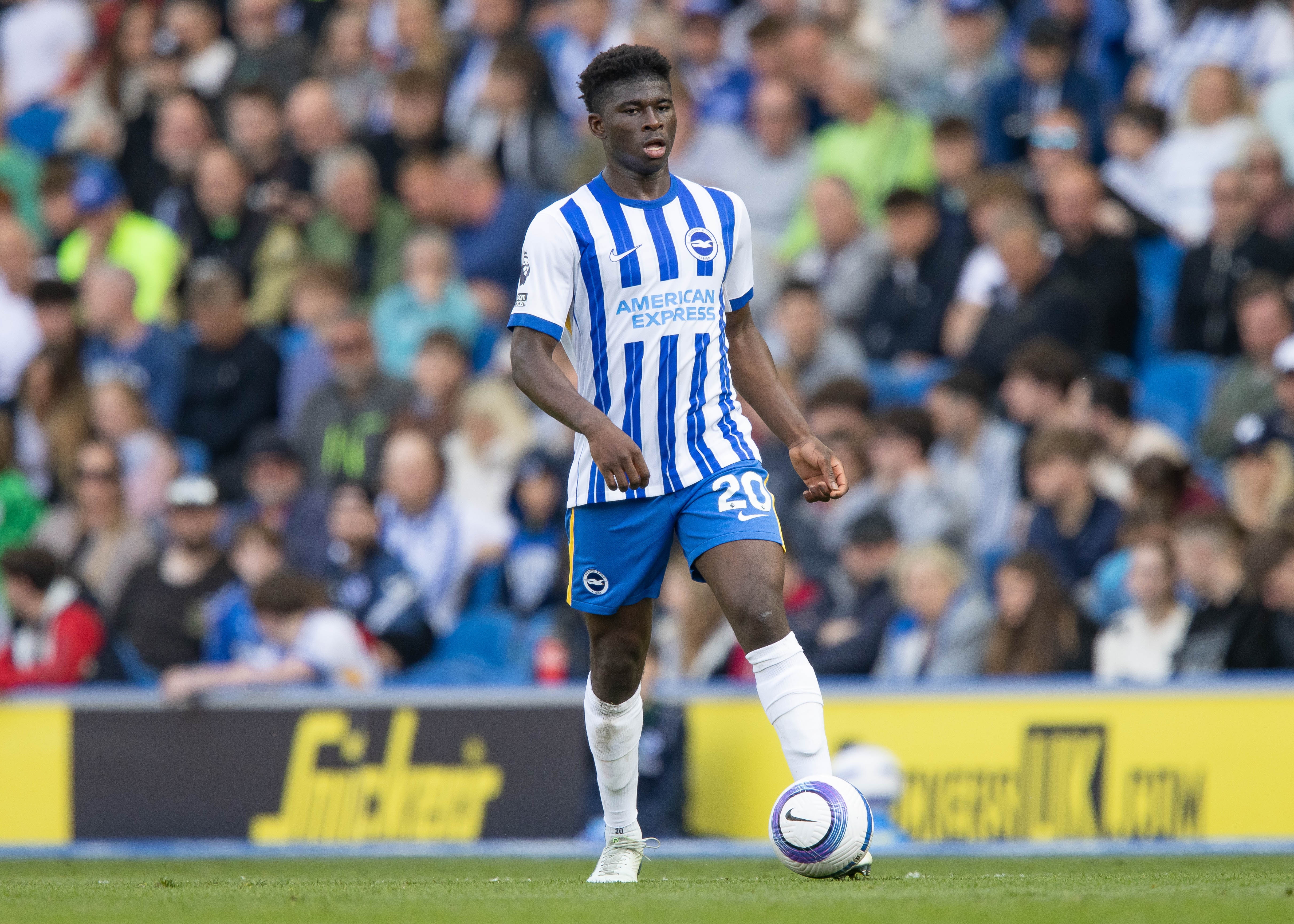 二選一？綠帽哥：巴萊巴家人近日分別拜訪了安菲爾德和老特拉福德