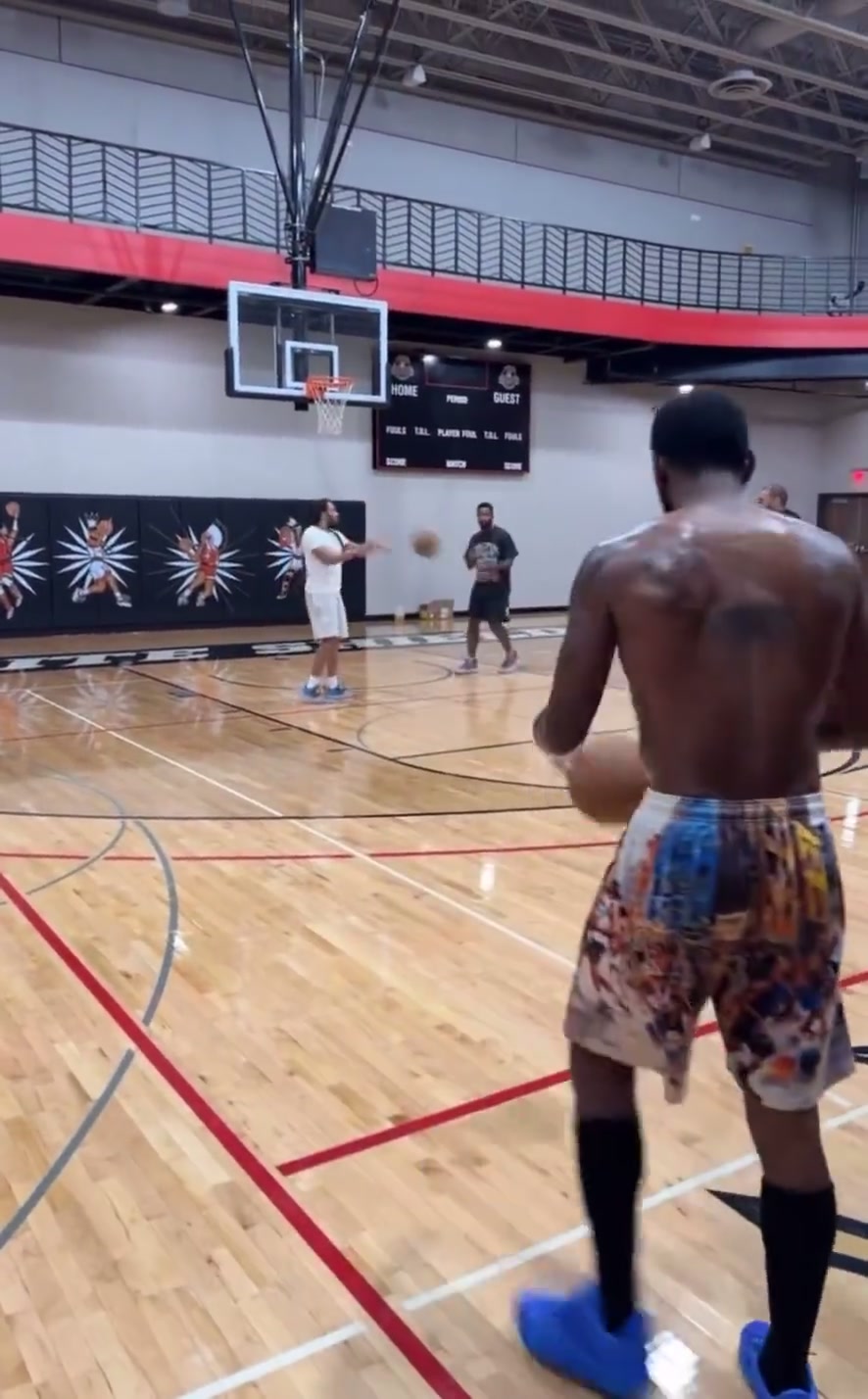 ACL即將痊愈！歐文最新訓(xùn)練視頻超遠三分哐哐八連中！