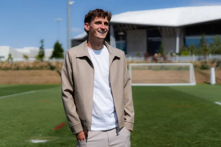 莫頓：法甲的節(jié)奏和英超一樣快，我需要適應(yīng)這里并了解判罰尺度