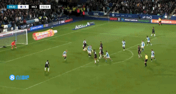 福登助攻！薩維尼奧左路小角度爆桿破門，曼城2-0哈德斯菲爾德