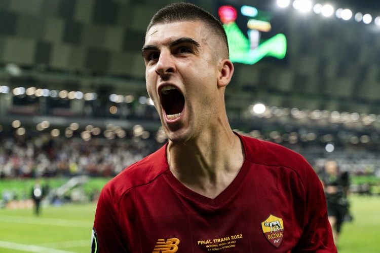 曼奇尼：我一直具備進攻屬性，羅馬隊防守穩(wěn)固并非只靠后衛(wèi)