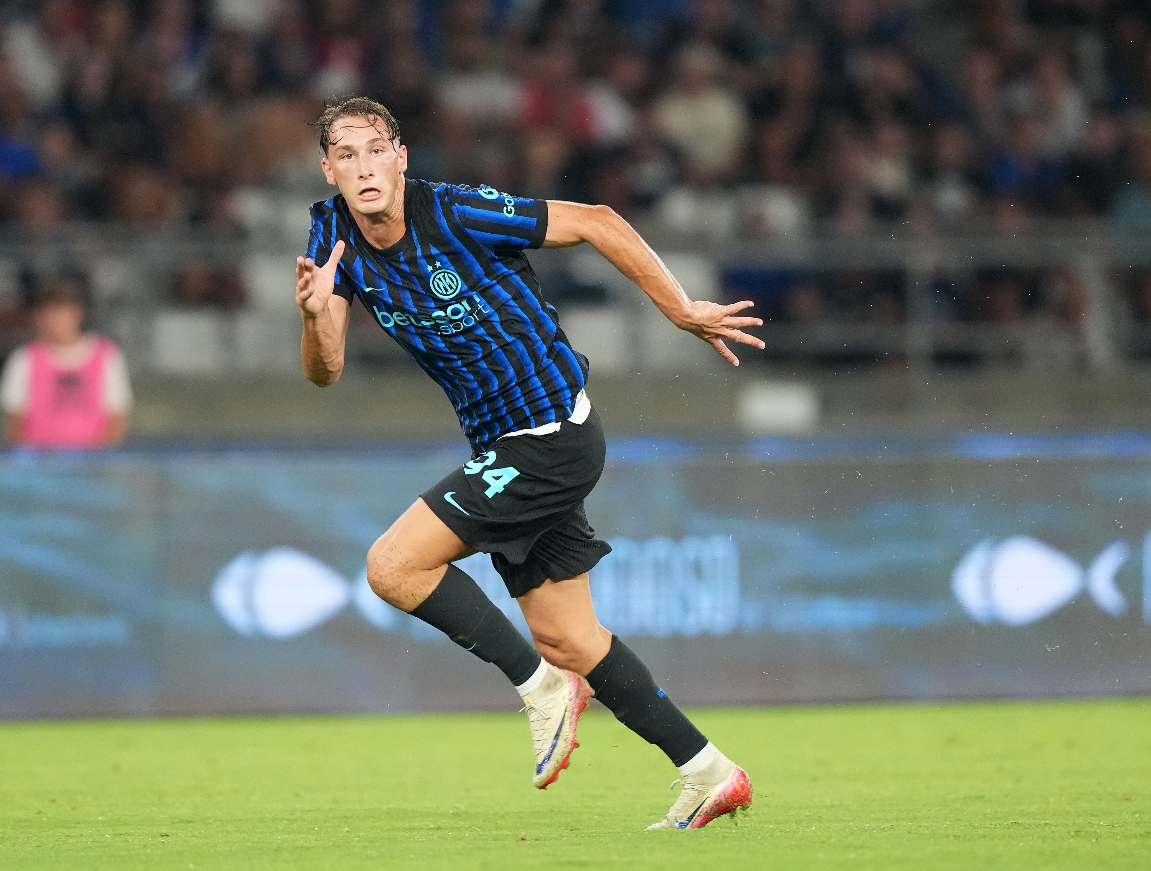 米體：F-埃斯波西托最近幾周住在國(guó)米訓(xùn)練基地，專(zhuān)心訓(xùn)練提高自己