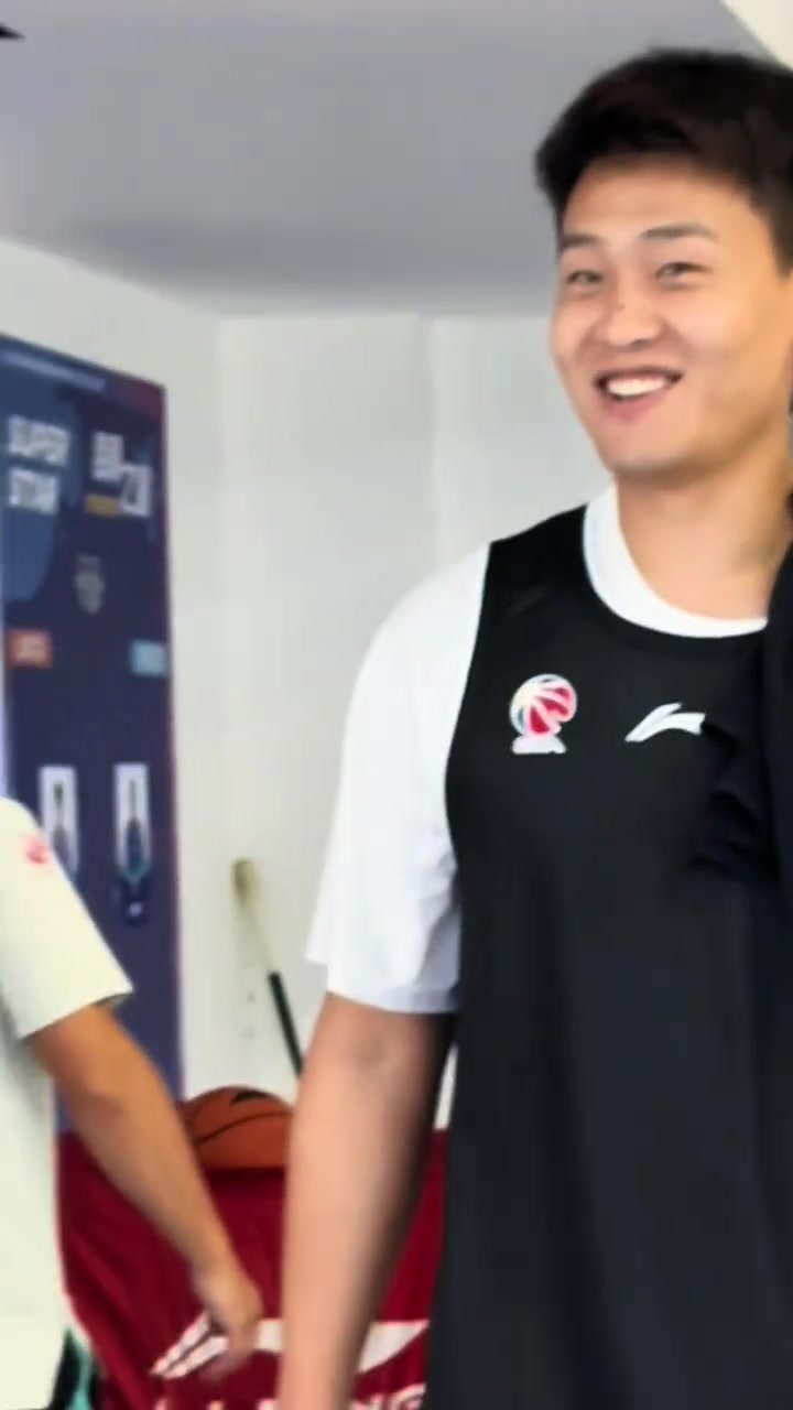 強(qiáng)援就位！北京男籃曬趙睿到隊(duì)視頻：來(lái)了您吶！