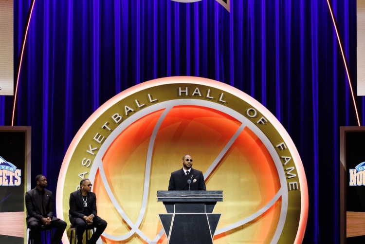 韋德：我穿3號(hào)是因?yàn)榘ド?我和偶像一起引薦甜瓜進(jìn)名人堂