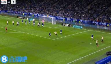 可惜啊，巴薩丟球前拉菲尼亞中柱，隊(duì)友補(bǔ)射又被撲出