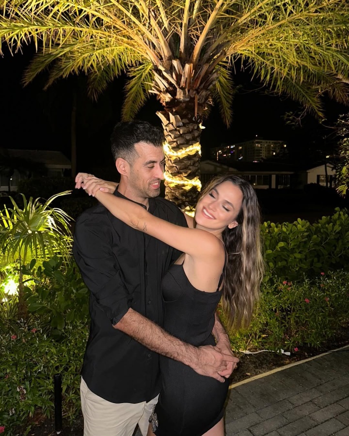 回歸家庭！布斯克茨宣布退役，去年求婚，妻子與安東內(nèi)拉是好閨蜜