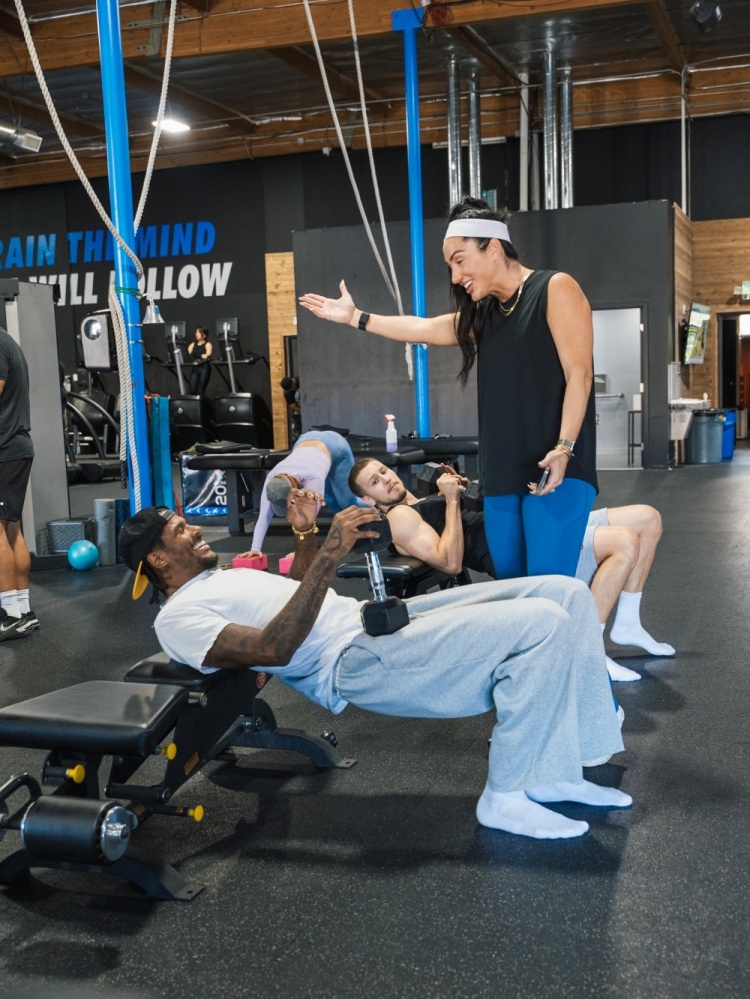 健身教練曬杰倫-格林夏日苦練：蛻變般的休賽期 太陽有你實(shí)屬幸運(yùn)