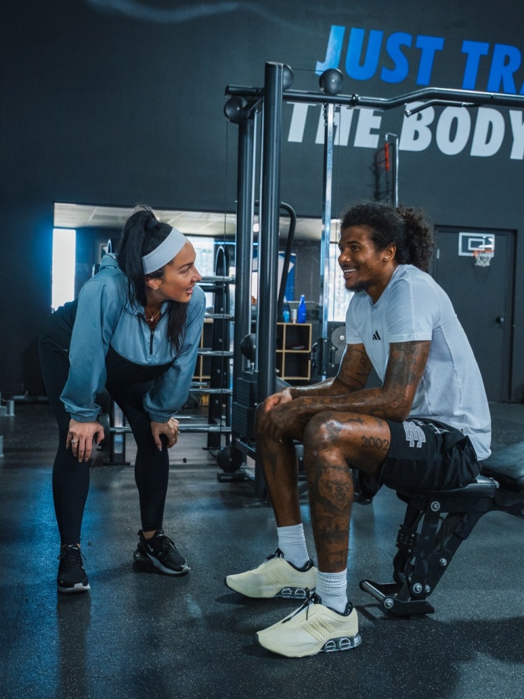 健身教練：杰倫-格林休賽期每周堅(jiān)持訓(xùn)練五天 幾乎每次都準(zhǔn)時到