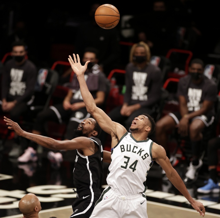 比爾-西蒙斯：若火箭想要字母哥 那得出申京+小賈+所有選秀權(quán)