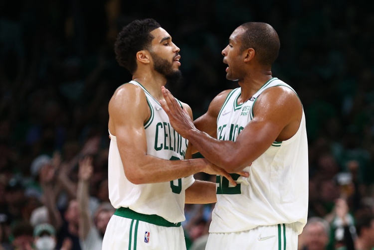 塔圖姆：奪冠后我們還在想接下來五年拿幾冠 結(jié)果一切都改變了