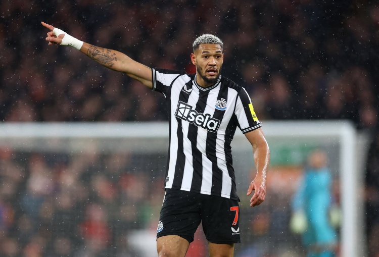 記者：?jiǎn)塘诸D踢前鋒效果不錯(cuò)，紐卡依靠集體來應(yīng)對(duì)伊薩克的離隊(duì)