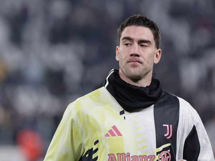 年薪1200萬！米體：尤文計(jì)劃冬窗賣DV9，切爾西與曼聯(lián)正密切關(guān)注