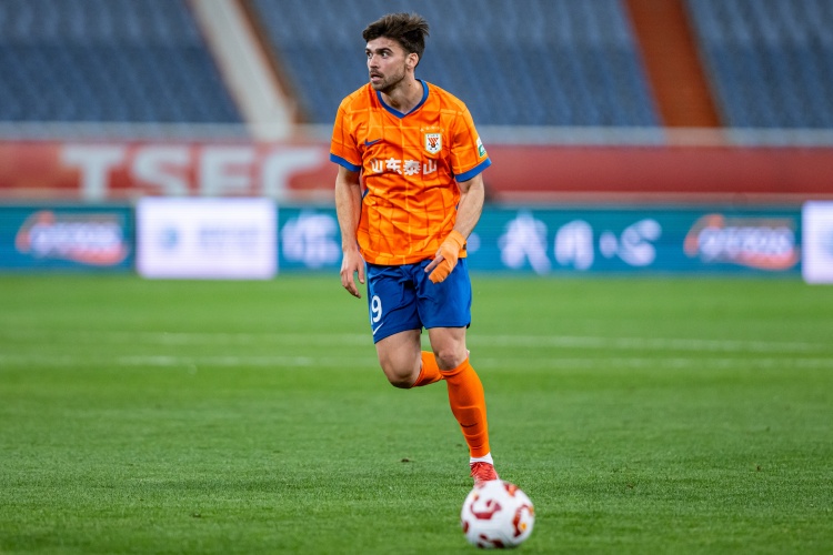 望岳：泰山恢復(fù)訓(xùn)練，多名傷病球員積極康復(fù)，澤卡有望10月復(fù)出