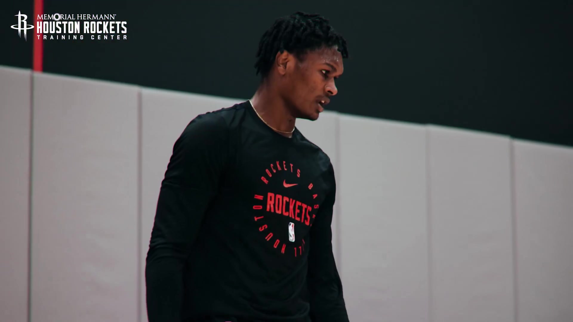 火箭官方曬阿門-湯普森訓(xùn)練視頻：生涯第三賽季 馬上了