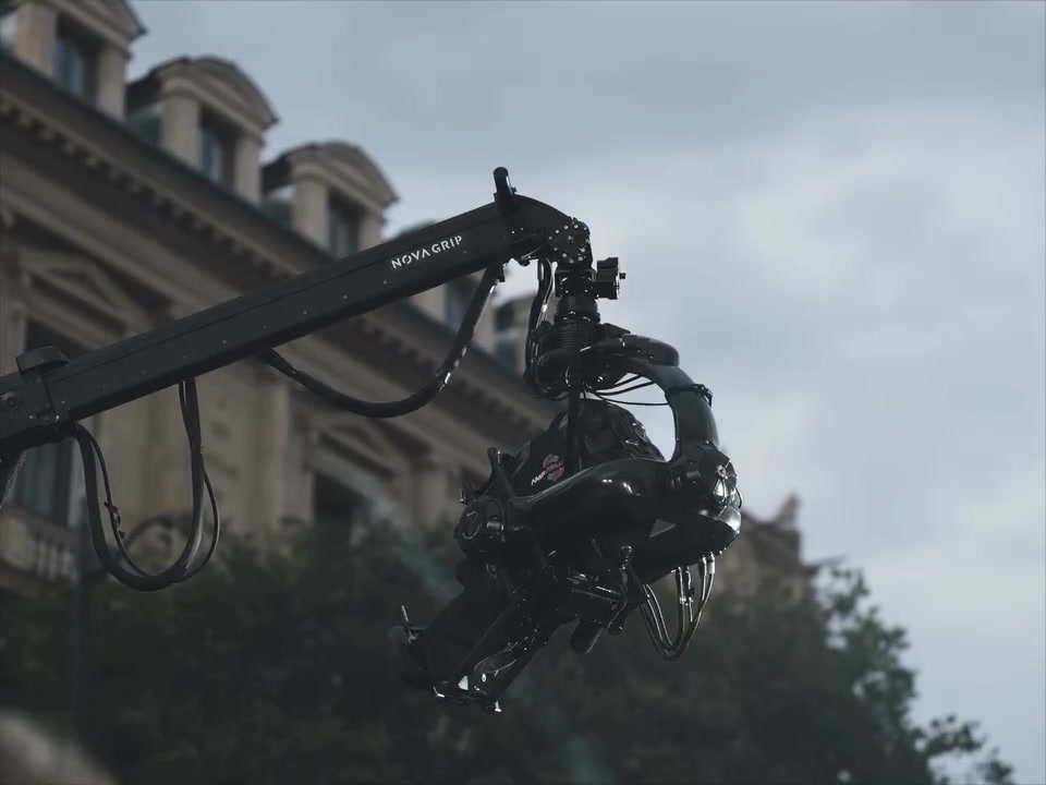 榮耀時刻！登貝萊社媒曬視頻回顧金球獎頒獎典禮，姆巴佩點贊