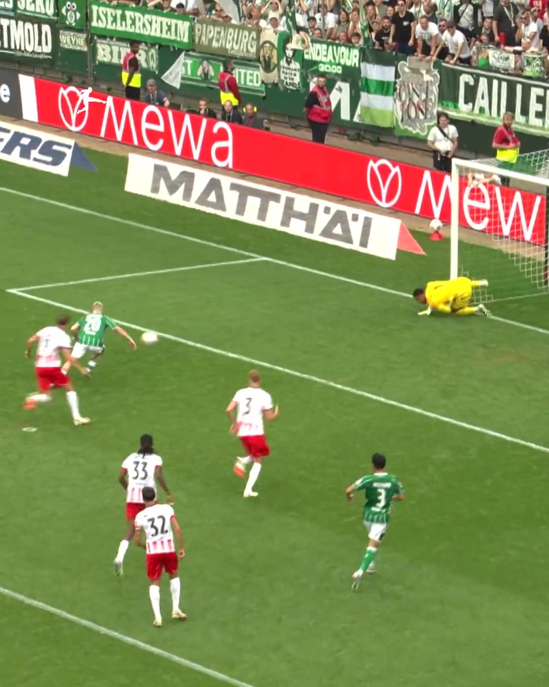 點(diǎn)球殺手！弗賴堡門將連續(xù)5次撲出點(diǎn)球，創(chuàng)德甲歷史記錄