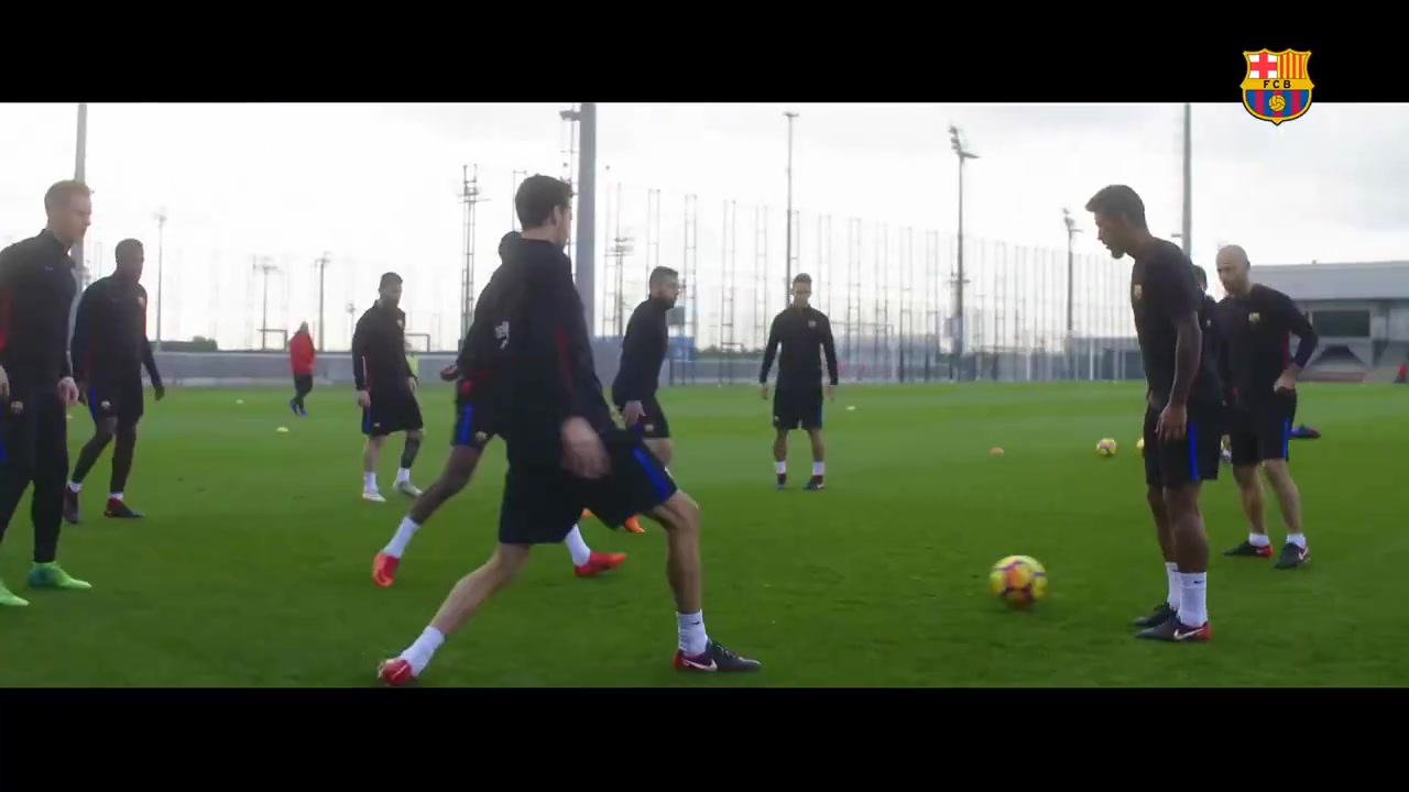 巴薩曬集錦致敬自宣本賽季結(jié)束后退役的布斯克茨：永遠(yuǎn)的紅藍(lán)魂！