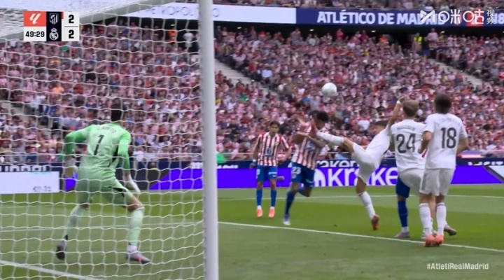 居勒爾“爆頭”岡薩雷斯！阿爾瓦雷斯點射，馬競3-2反超皇馬！