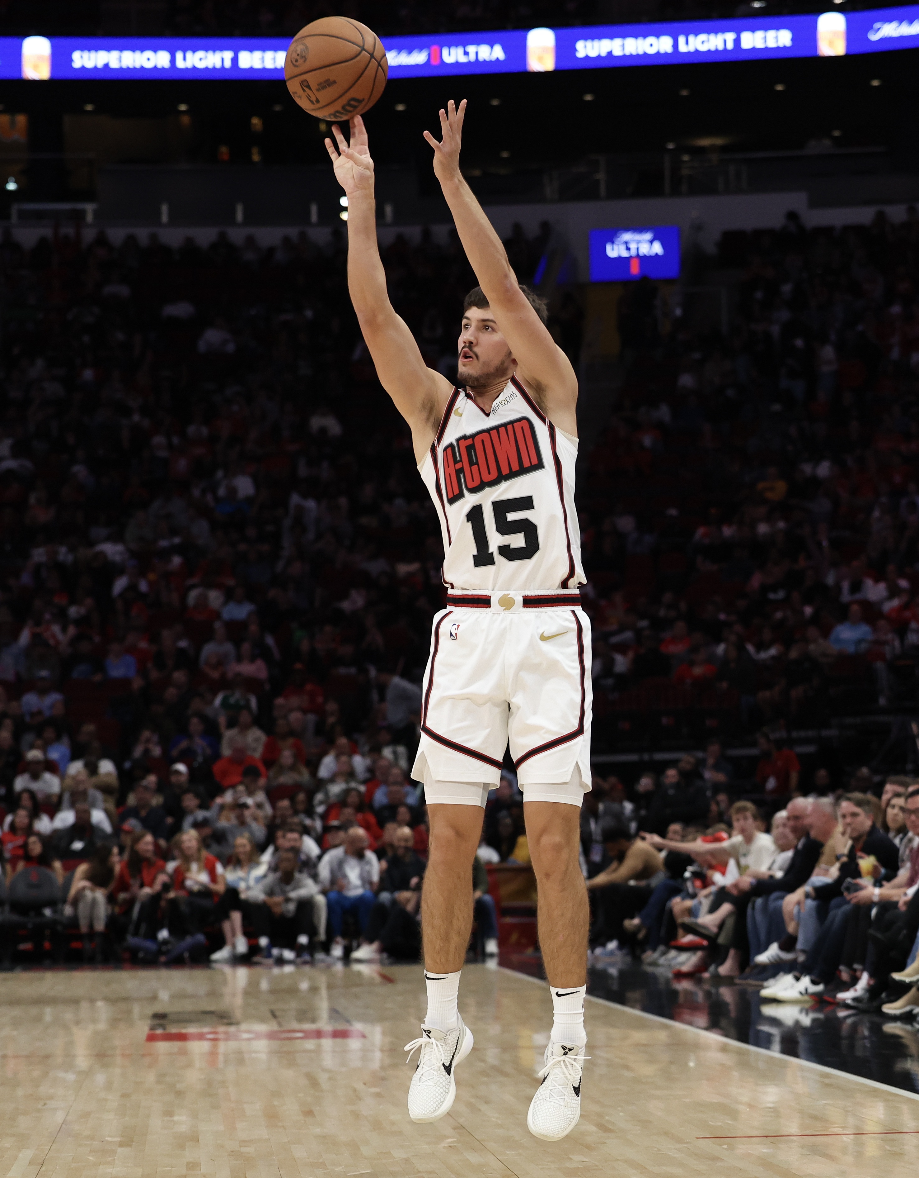 頂替范喬丹？謝潑德處子賽季3次首發(fā) 場均19.7分2斷三分命中率52%