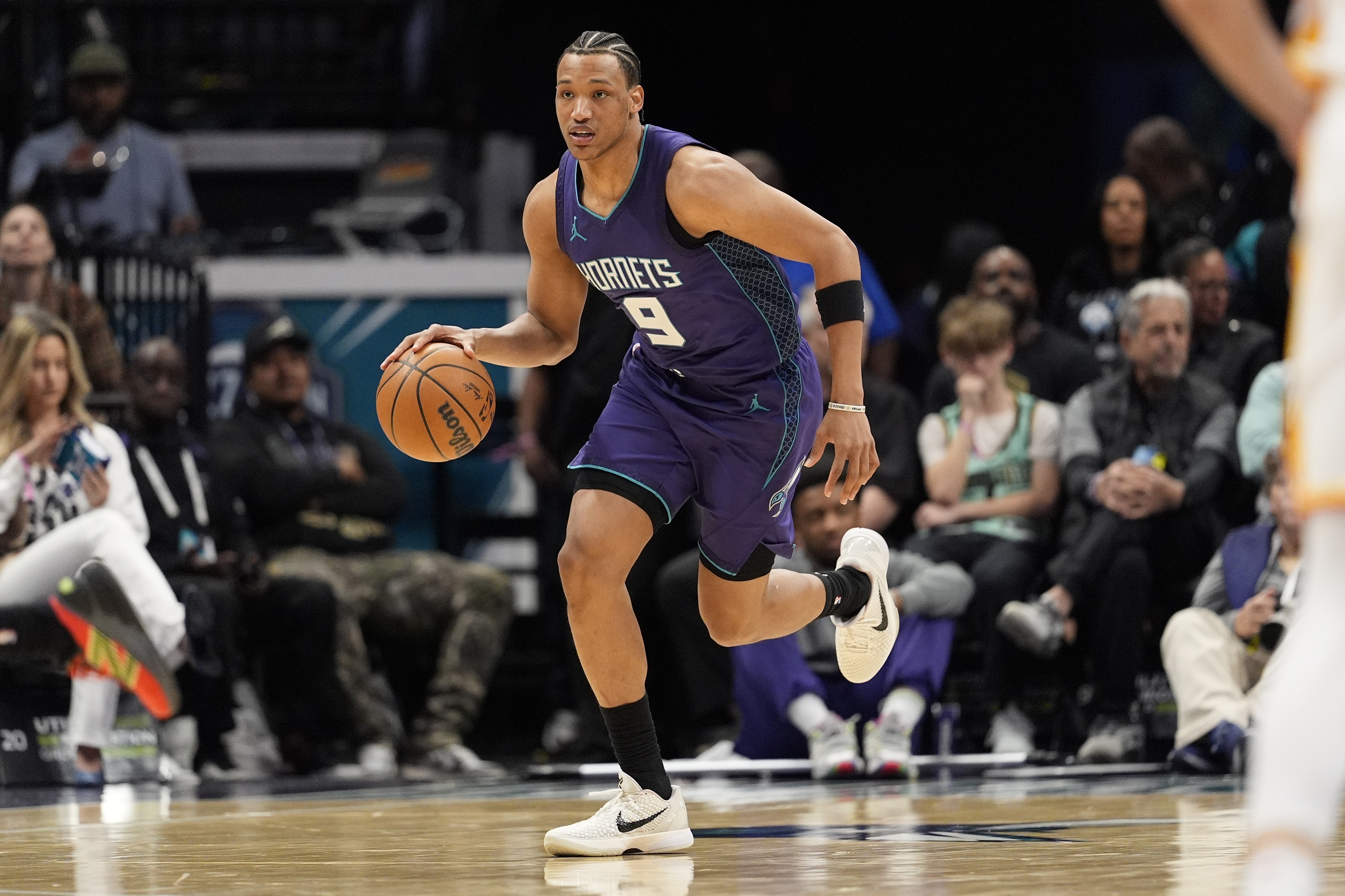 上賽季場均4.2分！隊(duì)記：綠軍與小溫德爾-摩爾簽Exhibit?10合同