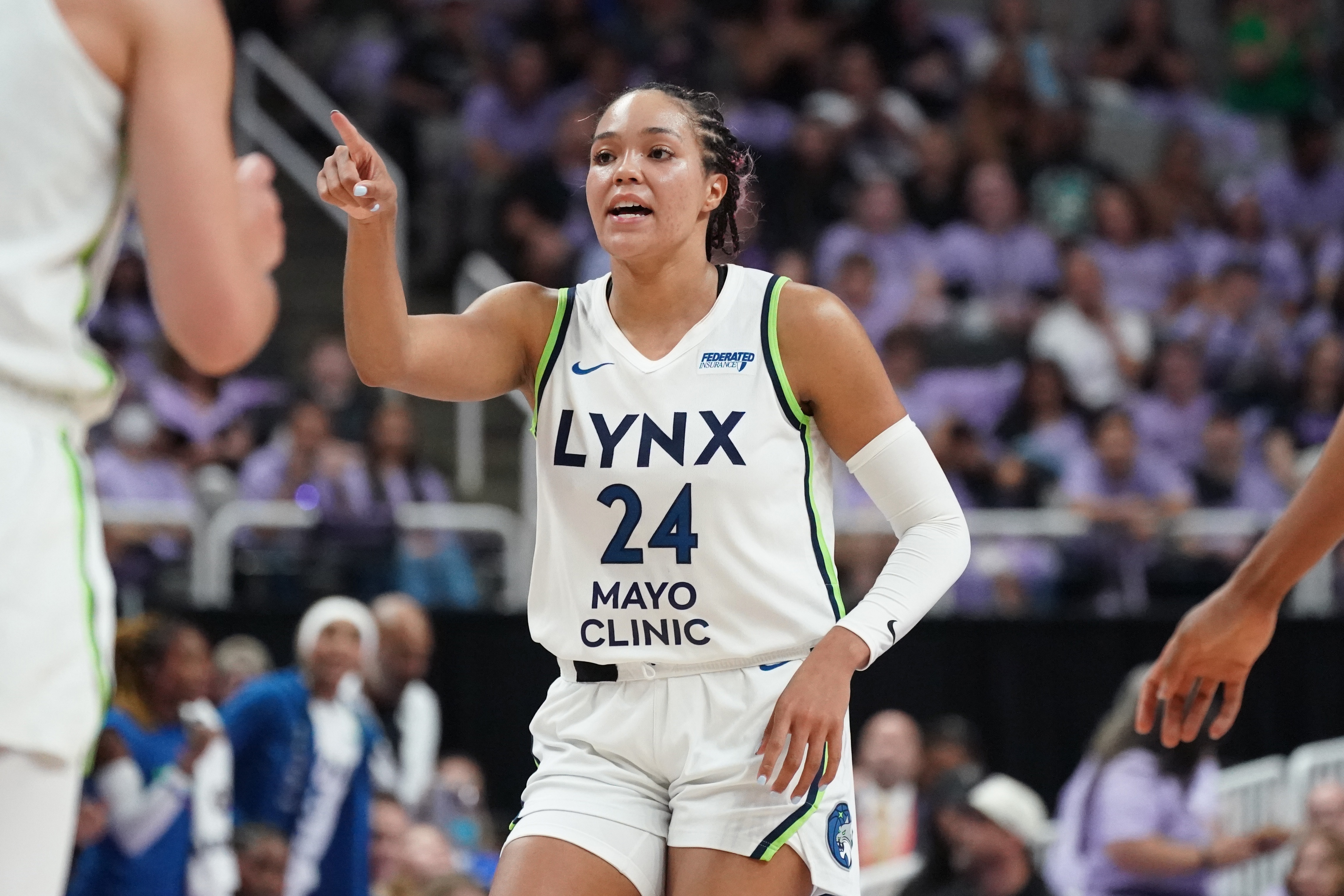 最后時刻傷退！山貓主帥透露科利爾腿部可能骨折 但未透露細節(jié)