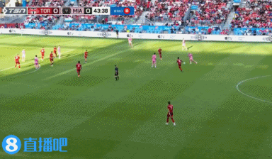 遇到門神了！梅西接隊友橫傳直接低射，門將倒地極限撲救