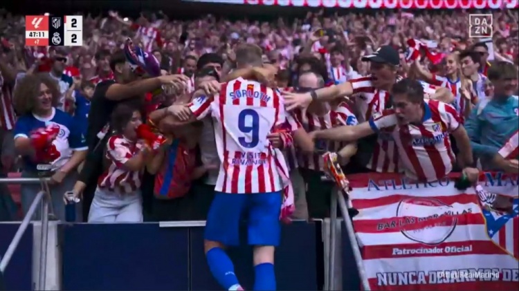 外媒：索爾洛特與球迷一起慶祝但未造成安全隱患，因此沒有吃牌