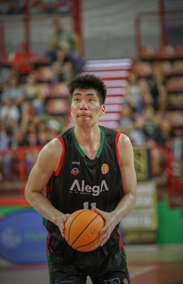 西乙常規(guī)賽首秀！余嘉豪9分3板&罰球10中7&正負(fù)值-1 球隊(duì)?wèi)K敗24分