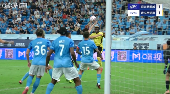 逆天手球！楊一鳴防守中伸手“打排球”送點(diǎn)，阿齊茲點(diǎn)射反超比分