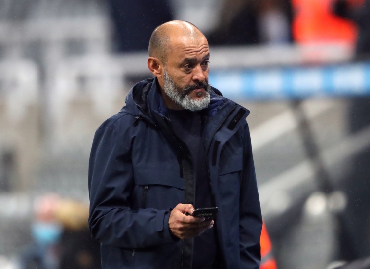 天空體育：西漢姆新帥努諾抵達球隊訓練場，將帶隊備戰(zhàn)埃弗頓