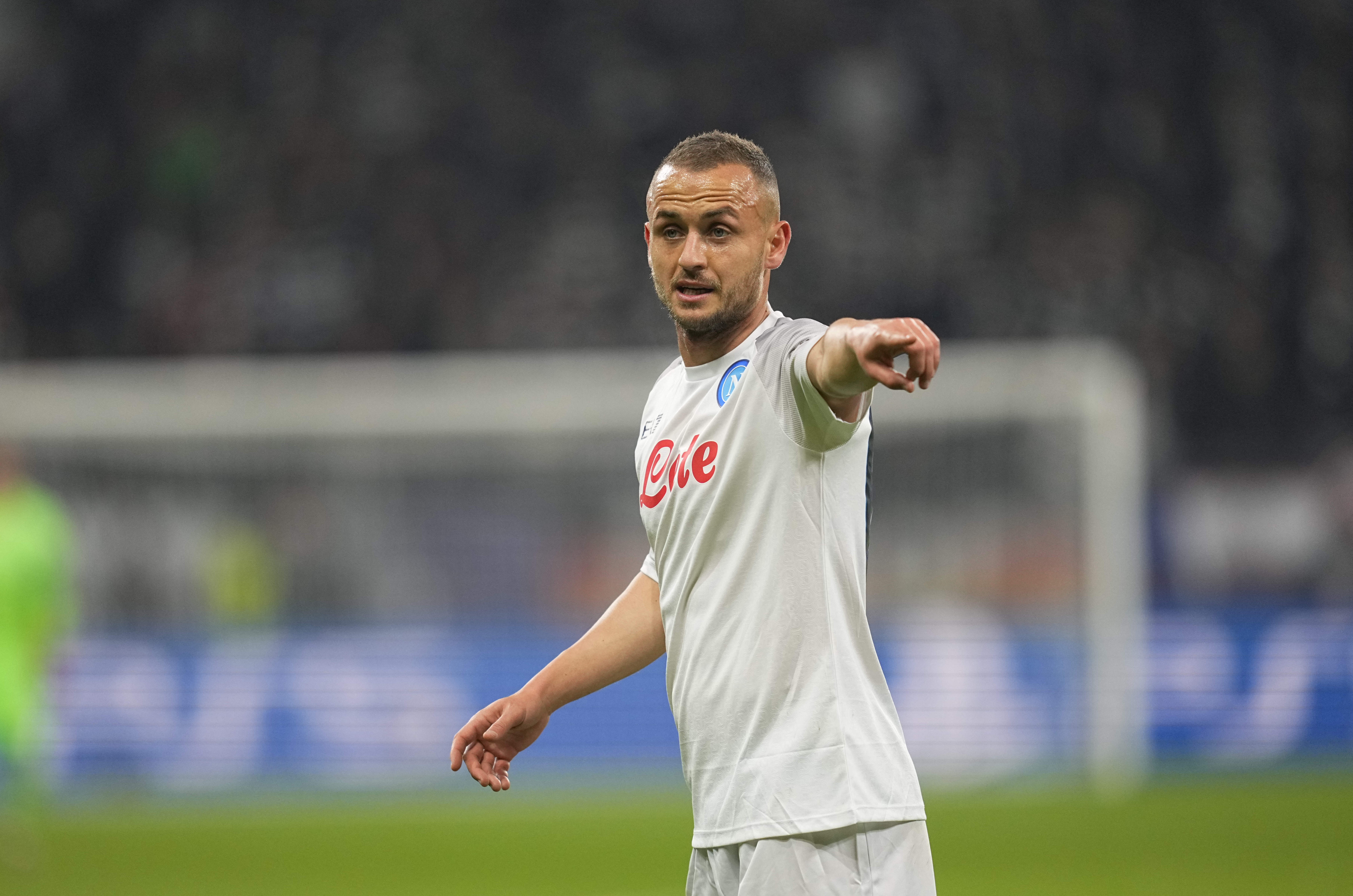 洛博特卡：那不勒斯會盡力在圣西羅拿到3分 和德布勞內(nèi)搭檔很容易