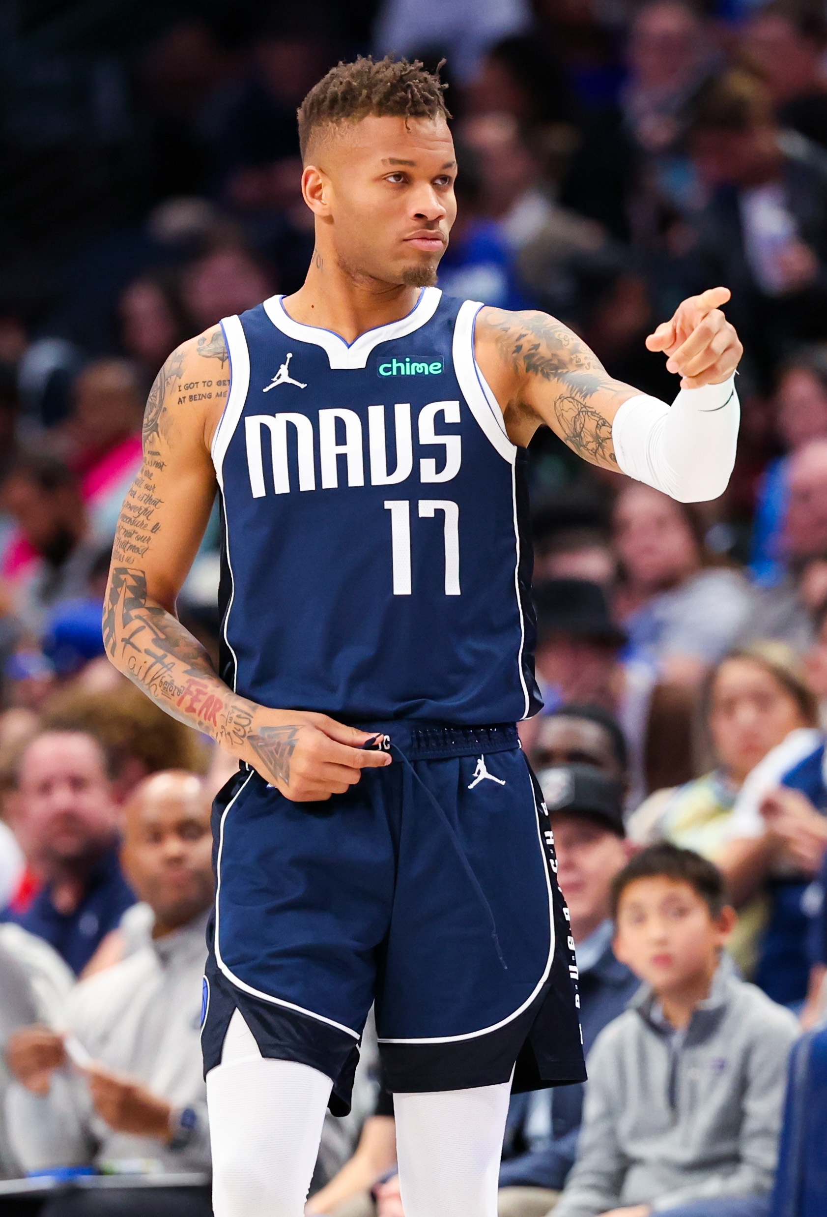 美記：國(guó)王和后衛(wèi)德克斯特-丹尼斯已達(dá)成簽約協(xié)議