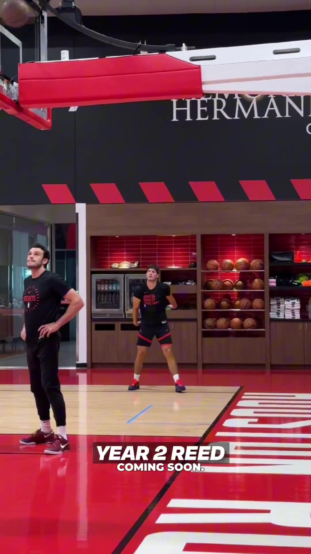 射手潛質(zhì)！謝潑德底角三分訓(xùn)練一記未丟 輕松9連中！