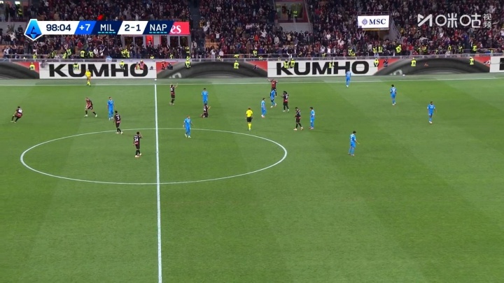 怎能不動(dòng)容！第99分鐘比賽終于結(jié)束，40歲魔笛直接跪地慶祝