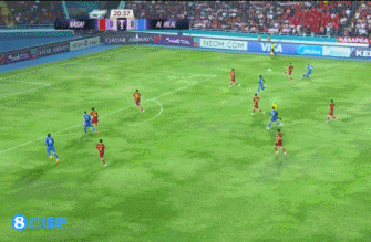 亞冠賽場超巨失誤！納薩夫門將抱球脫手，米林科維奇輕松笑納大禮