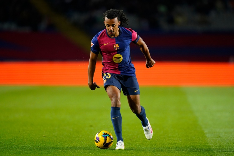 馬卡：巴薩通過高效角球戰(zhàn)術(shù)贏得兩場(chǎng)比賽，最近三個(gè)進(jìn)球來自角球