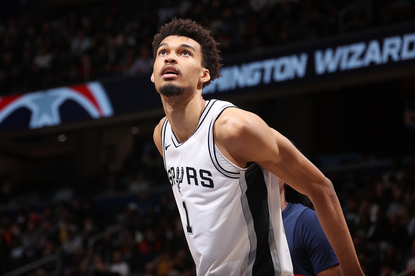 血栓問題解決！米奇-約翰遜：文班將以完全健康的狀態(tài)參加訓練營