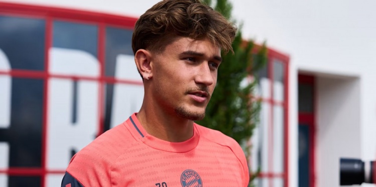 比朔夫：我從小就是拜仁球迷，要把握機會證明自己配得上這件球衣