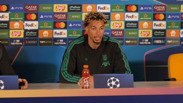 ?；倏耍何铱梢院鸵了_克一起踢球 斯洛特給了我很大的自由