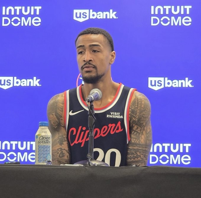 科林斯：和哈登保羅這種組織者打球令人興奮 盡力適應(yīng)球隊的需要