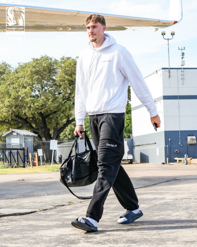 獨(dú)行俠前往溫哥華集訓(xùn)！誰的登機(jī)私服最帥氣？