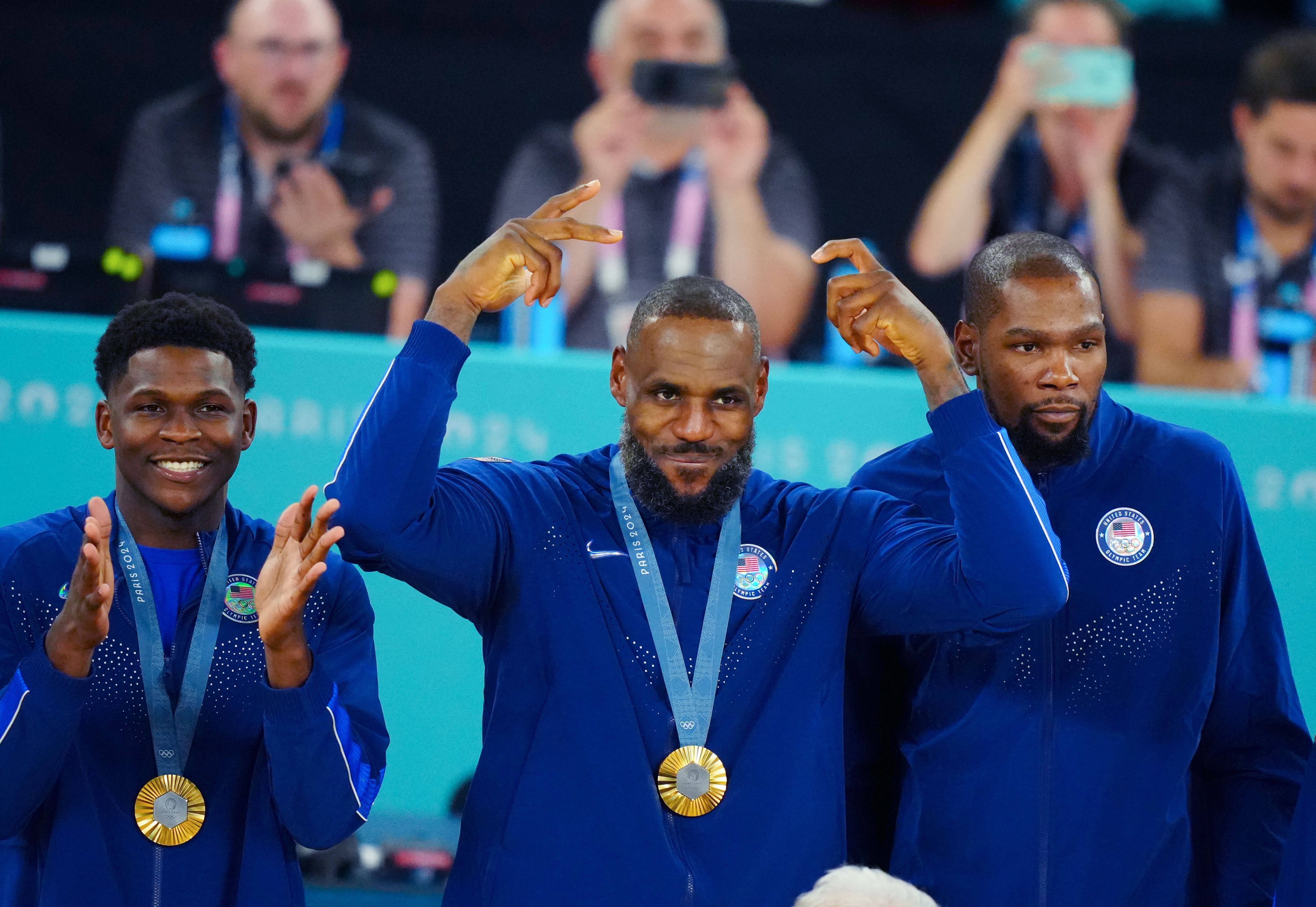 算上也是？費(fèi)爾頓：不算詹庫(kù)杜的話(huà) 愛(ài)德華茲是聯(lián)盟前5球員