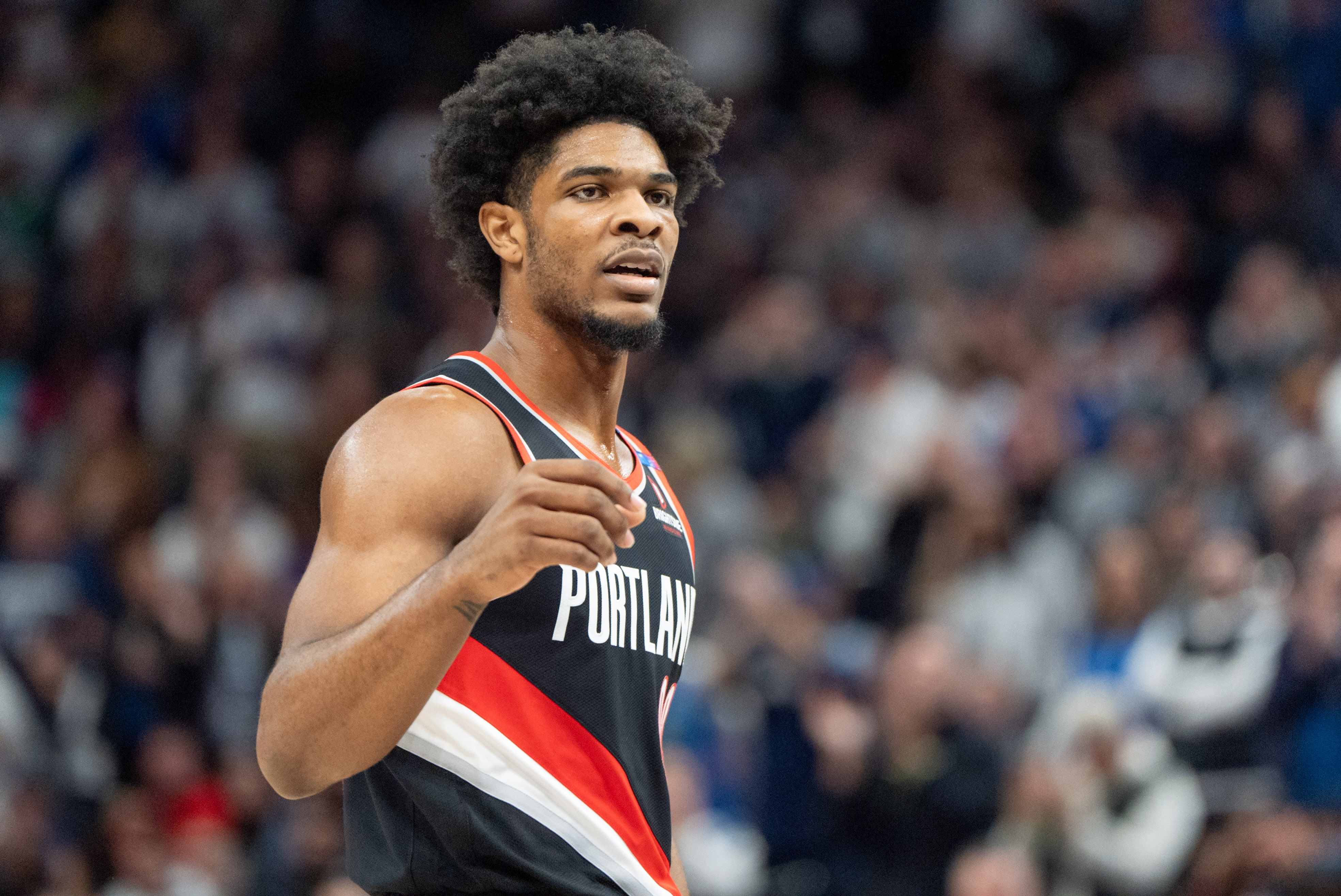 利拉德：我會通過分享幫亨德森減輕負擔 我理解他的那種渴望