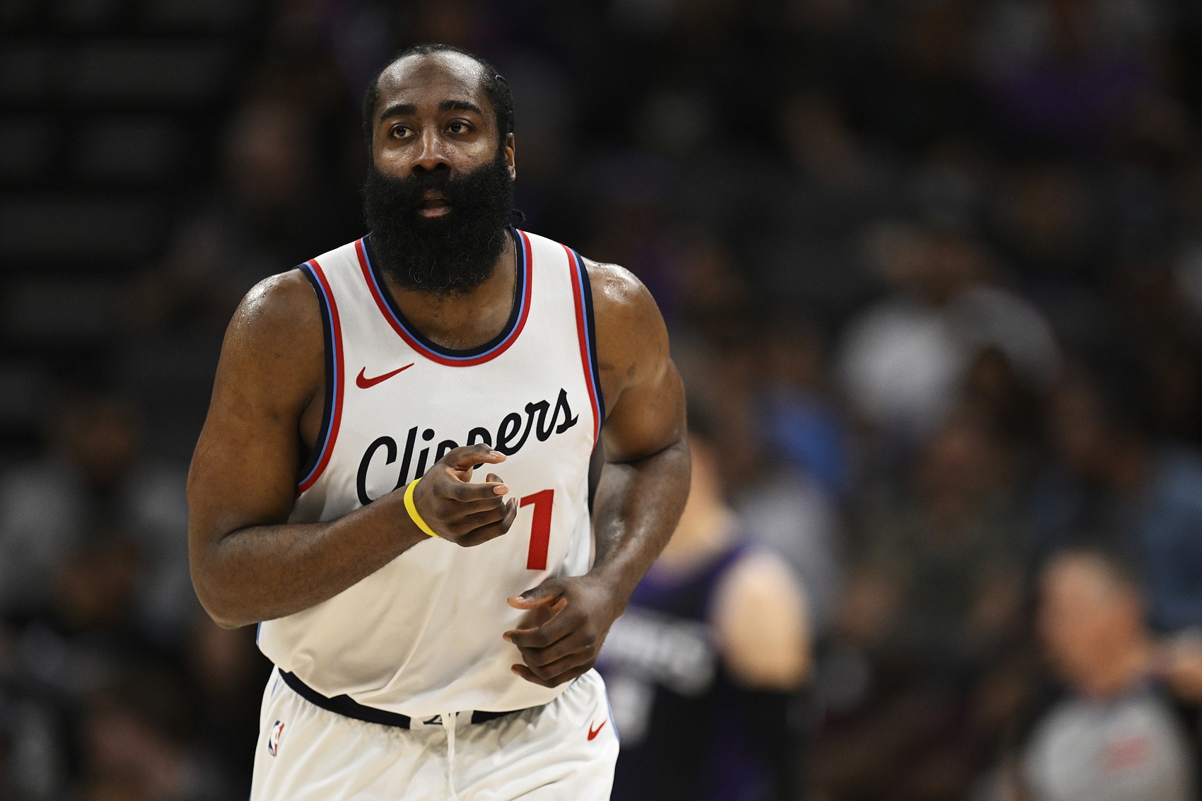 哈登：以前有的球員為合同或名聲打球 現(xiàn)在快船的11個人統(tǒng)一戰(zhàn)線