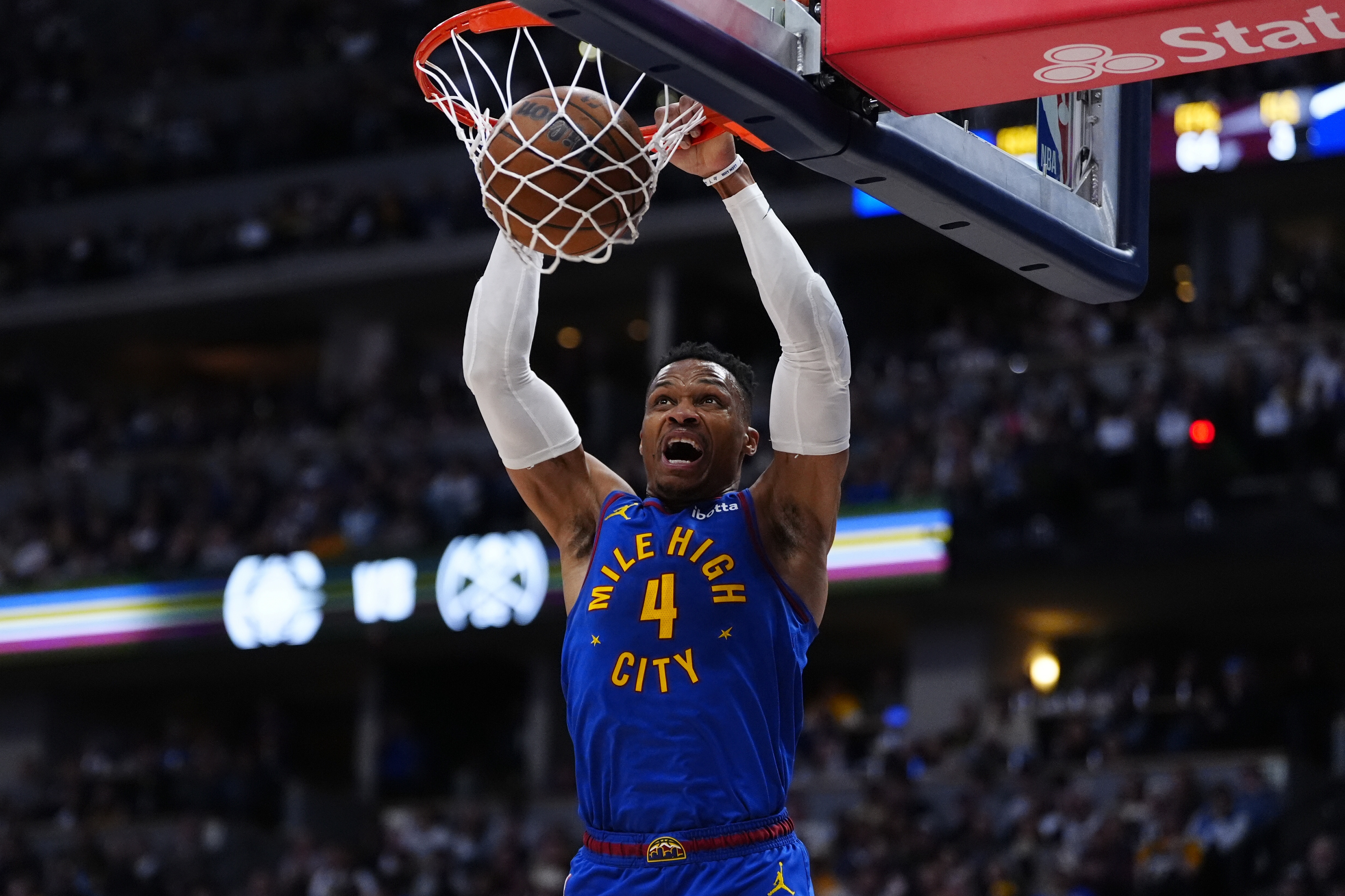 NFL新星：我的擒殺動作是從籃球中學的 經(jīng)?？赐俅蚯虿⒛７滤? 
                                                 class=