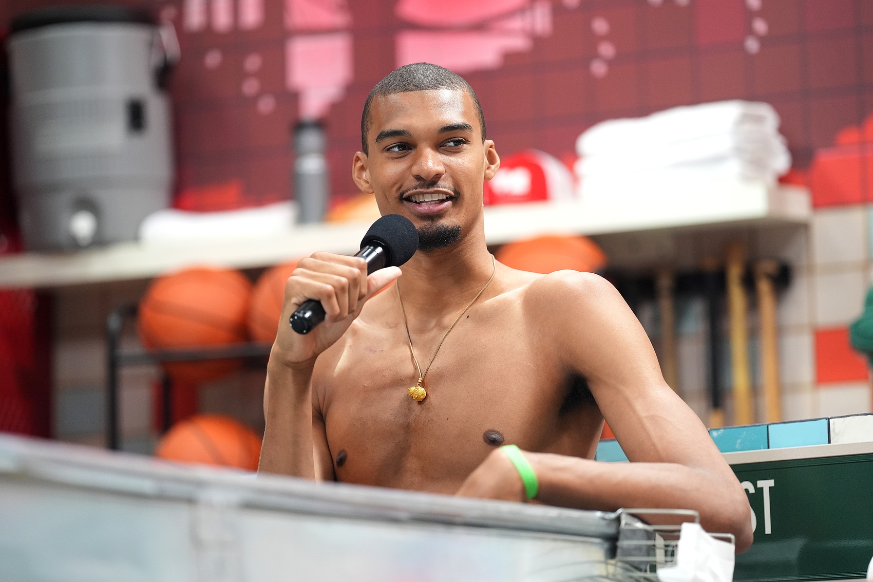 十八銅人警告！文班亞馬：今夏最難忘的時刻是前往休斯頓參觀NASA