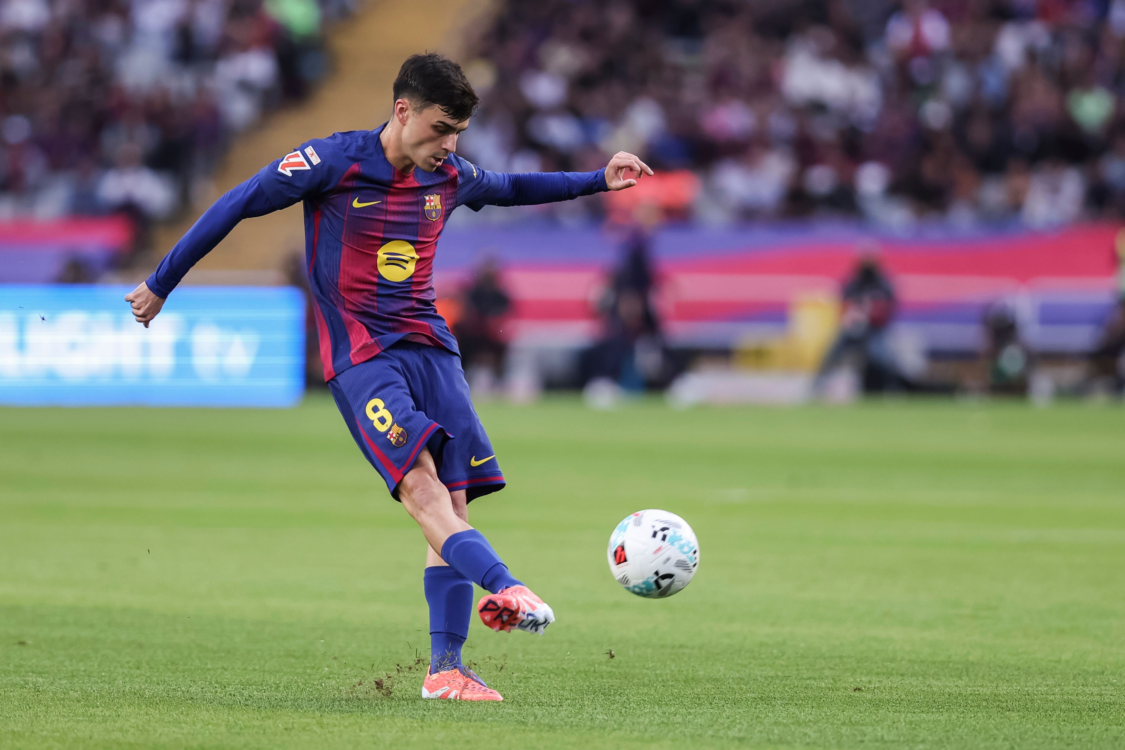 大師級！佩德里本賽季完成傳球和前場三傳次數(shù)均位列五大聯(lián)賽第一