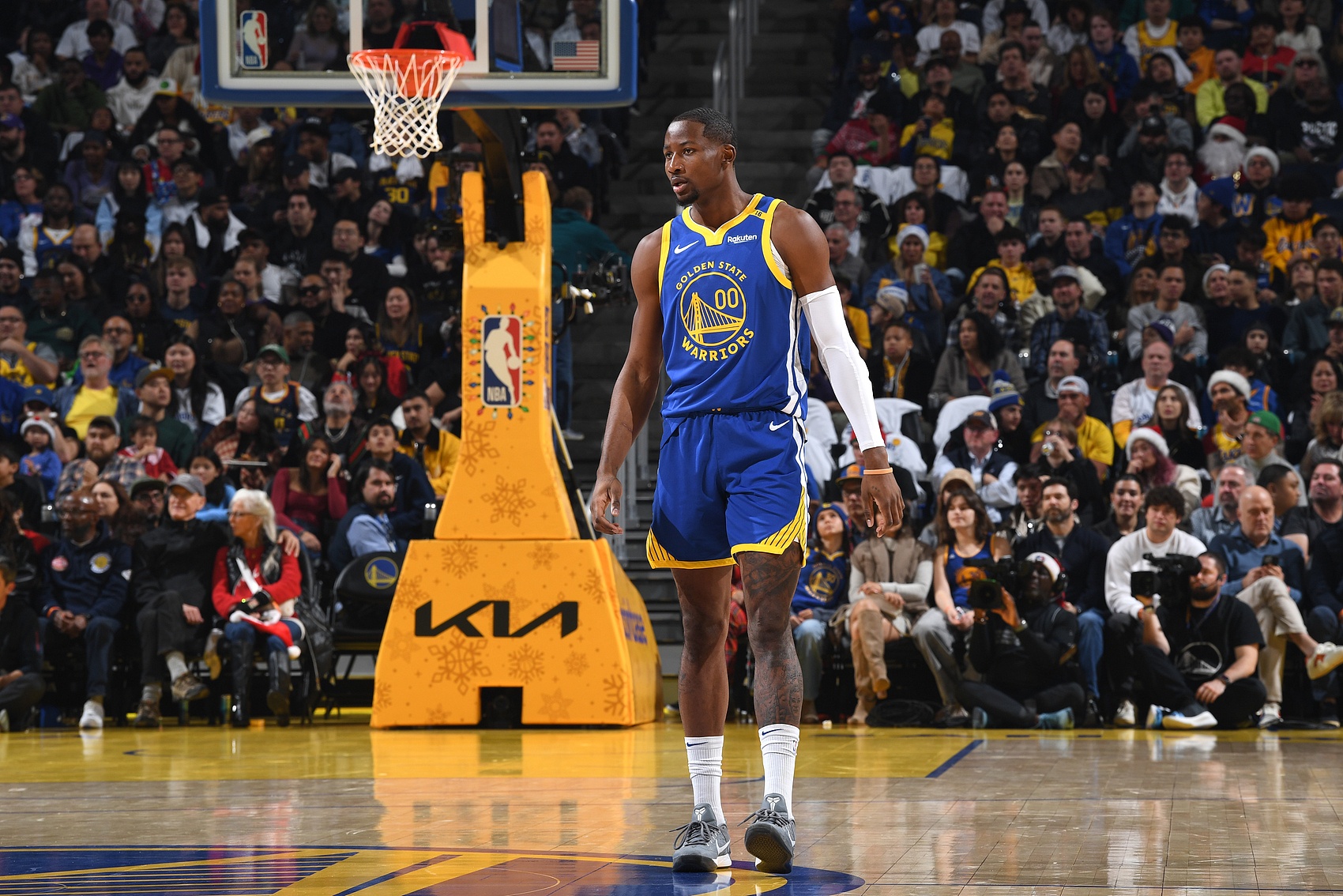 Shams：當(dāng)庫(kù)明加明年1月獲得交易資格 探索交易將成為大概率事件