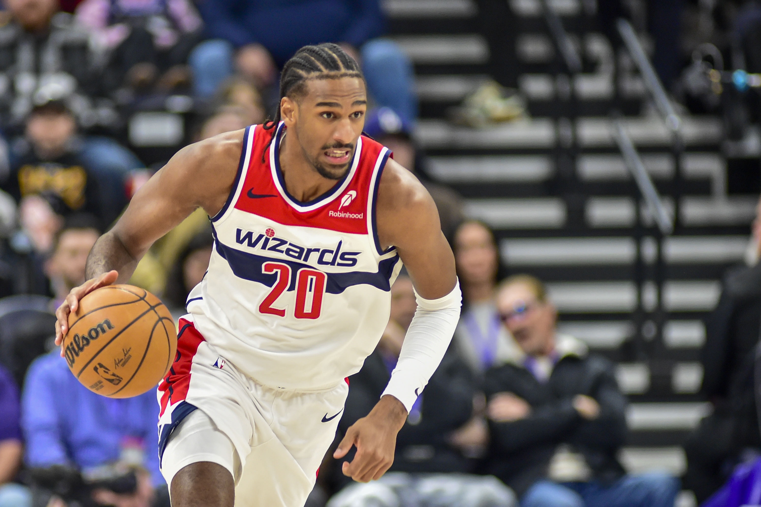 美記：奇才上下認(rèn)為新賽季是突破賽季 未必能贏但希望打出競(jìng)爭(zhēng)力